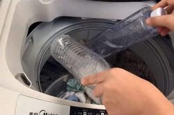 Quần áo giặt máy lấy ra vừa xoắn vừa nhàu: Trước khi giặt làm thêm 1 bước để đồ phẳng phiu, không cần là