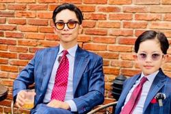 Quý tử nhà Phan Hiển lên đồ cực bảnh, ra dáng tổng tài nhí