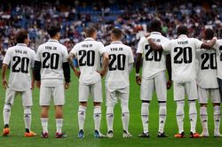 Vinicius bị phân biệt chủng tộc, cầu thủ Real đồng loạt mặc áo số 20