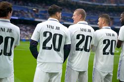 Sao Real Madrid đồng loạt ủng hộ Vinicius chống phân biệt chủng tộc