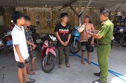 Nhóm thiếu niên tông xe máy ăn trộm vào đại úy Công an