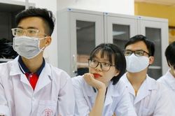 Tranh luận đưa môn Văn vào xét tuyển ngành Y: Cảm tính?