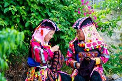 Vẻ đẹp rực rỡ của trang phục dân tộc Lô Lô ở Hà Giang