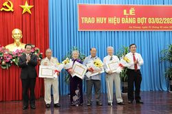 Phát triển đảng viên - cần đi sâu vào chất
