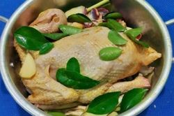 Cách luộc gà không cần nước, thịt mềm ngon