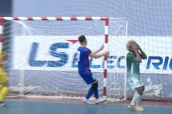 Văn Ý ngồi ngoài, futsal Việt Nam vẫn thắng đậm Quần đảo Solomon