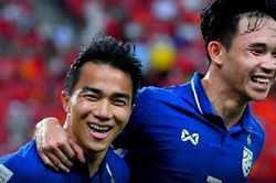 'Messi Thái' chấn thương, HLV Polking vẫn gọi đá giao hữu