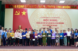 Tuyên truyền về an toàn hàng không cho người dân khu vực sân bay