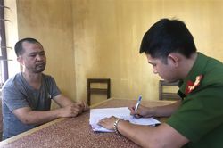 Khởi tố đối tượng vi phạm giao thông cầm gậy hành hung cán bộ Công an