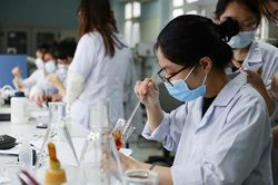Cơ sở giáo dục đại học không được khuyết vị trí lãnh đạo chủ chốt quá 12 tháng