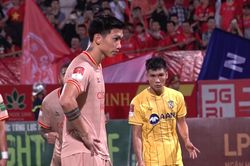 Văn Hậu đá hỏng 11m, HLV Công an Hà Nội vẫn 'bênh vực'