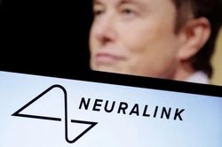 Công ty của tỷ phú Elon Musk được phép thử cấy chip vào não người