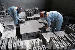 Hợp tác sản xuất gạch không nung bằng công nghệ sạch, bền vững