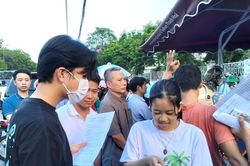 Nhiều thí sinh 'lắc đầu' với đề thi môn Toán, Kỳ thi vào lớp 10 Trường THPT Chuyên Lam Sơn