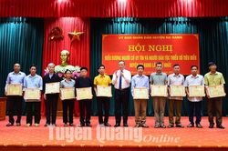 Na Hang biểu dương 22 người có uy tín, người DTTS tiêu biểu