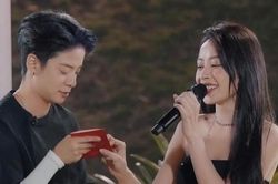 Đạp Gió 2023: Amber nói gì với Chi Pu mà fan lo hai người không có duyên chung đội?