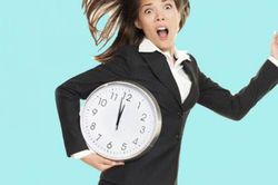 Vì sao một số người luôn đến muộn?