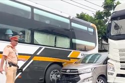 Công an Tiền Giang dùng xe khách và xe container chặn bắt ô tô chở nhóm trộm xe