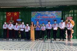 VKSND tỉnh Hậu Giang dự lễ tổng kết năm học tại Trường THCS Vị Đông