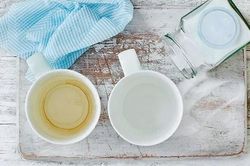 Cốc sứ, thủy tinh bị bám cặn ố vàng: Rửa bằng nước rửa bát chưa đủ, thêm thứ này là sạch bong
