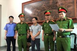 Nguyên Giám đốc Trung tâm đăng kiểm xe cơ giới 90.02D Hà Nam bị bắt giữ vì làm giả biên bản nghiệm thu