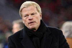 Bayern sa thải Oliver Kahn ngay sau khi vô địch