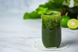 Cách uống nước ép cần tây tốt nhất