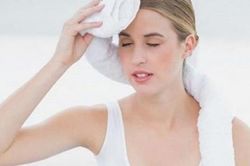Mẹo cải thiện tình trạng cơ thể đổ mồ hôi vào ngày hè