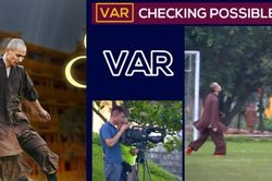 Các sư thầy Việt Nam thể hiện kỹ thuật đá bóng siêu đẳng như đội bóng Thiếu Lâm, check VAR như Ngoại hạng Anh khiến CĐV thán phục
