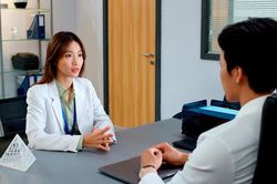 Diễn viên Khả Ngân: Lắng nghe để tiến bộ