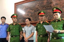 Bắt tạm giam nguyên Giám đốc Trung tâm đăng kiểm 90.02D