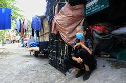 'Cuộc đời vẫn đẹp sao' ở xóm nghèo dưới chân cầu Long Biên