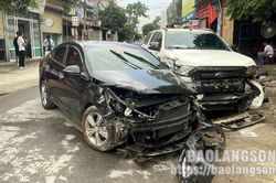 Xe ô tô đâm liên hoàn, một người bị thương