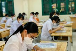 Đếm ngược kỳ thi lớp 10: Thí sinh nên chơi hay vùi đầu sách vở?