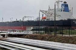 Moscow lên tiếng về thông tin Phương Tây 'lách luật' để mua dầu mỏ Nga