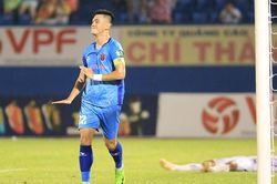 Tiến Linh, Văn Tùng cùng ghi điểm với ông Troussier
