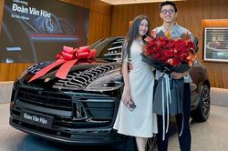 Văn Hậu khoe xe sang mới tậu, hạnh phúc khi có Doãn Hải My ở cạnh bên