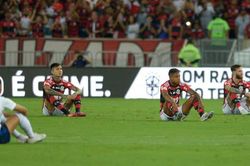Hai CLB Brazil biểu tình theo cách 'độc lạ' để ủng hộ Vinicius trong cuộc chiến chống phân biệt chủng tộc