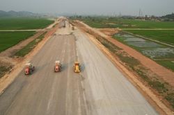 Khởi công 10 dự án giao thông trọng điểm trong quý II