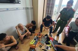 Bắt nhóm đối tượng gây ra hơn 10 vụ trộm cắp tài sản trên xe ô tô