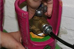 Đừng để bình gas ngay dưới bếp nấu, đây mới là vị trí thích hợp nhất