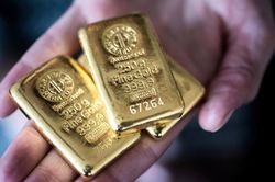 Giá vàng 'bất động' dưới sức ép từ triển vọng lãi suất Fed