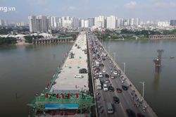 Cầu vượt sông Hồng nghìn tỷ ở Hà Nội chính thức hợp long