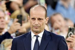 Juventus thua Milan cũng là lời giã từ buồn bã cho một mùa bóng 'thất bại toàn diện'