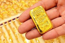 Giá vàng hôm nay 30/5: Rủi ro còn nhiều, vàng giảm nhẹ