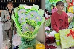 'Bó hoa' 120 triệu và loạt quà khủng fan tặng Hồ Văn Cường