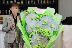Hồ Văn Cường được khán giả giấu mặt tặng quà 'khủng'
