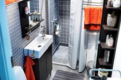 Phòng tắm nhỏ vẫn gọn gàng nhờ mẹo lưu trữ thông minh