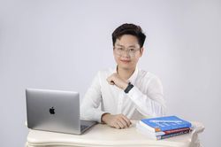 Ced Nguyen - Nguyễn Việt Linh: Chuyên gia đào tạo và tư vấn chiến lược Marketing và bán hàng