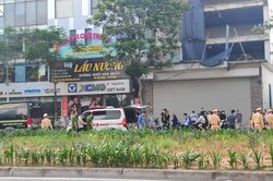 Hà Nội: Người phụ nữ đi xe đạp bị ô tô Limousine tông tử vong